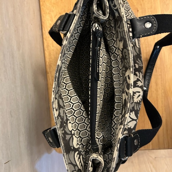 Fossil Chic Black and Cream Floral Shoulder Bag - Picture 9 of 16